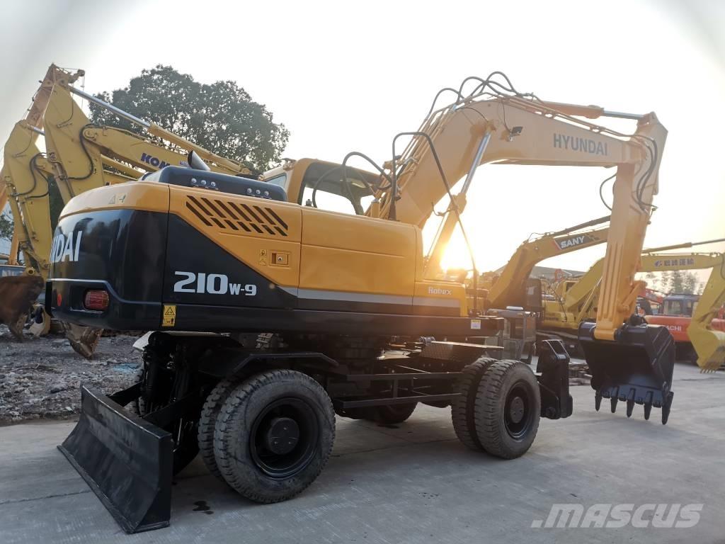 Hyundai R210W-9 Mobilbagger