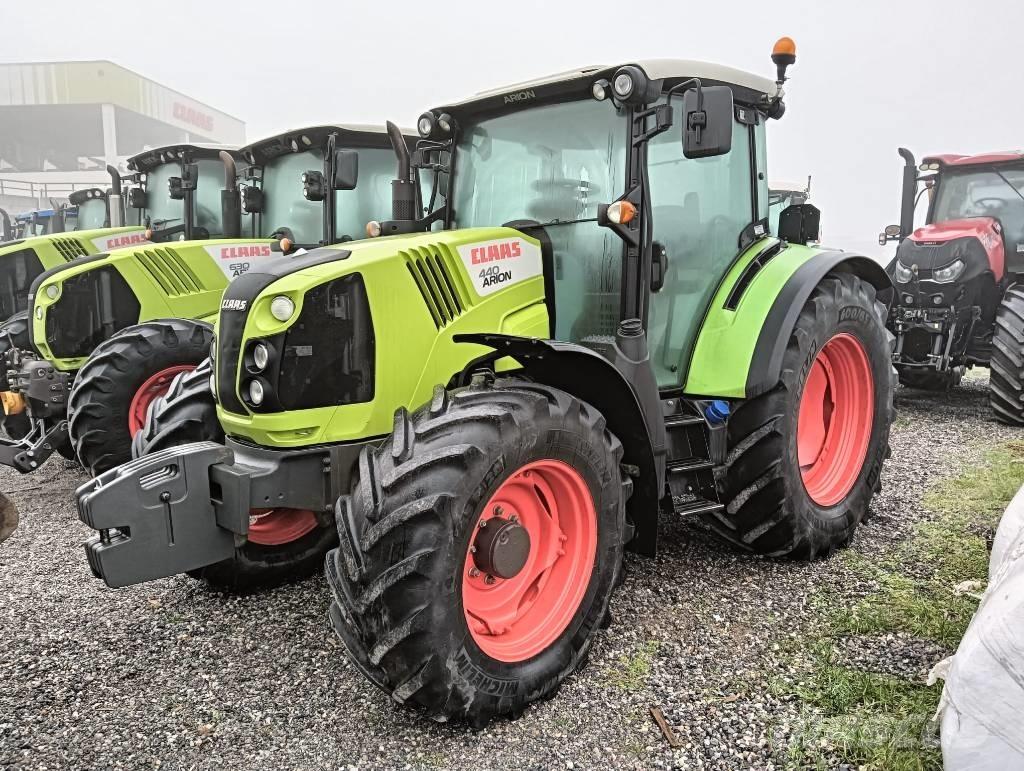 CLAAS Arion 440 Traktoren