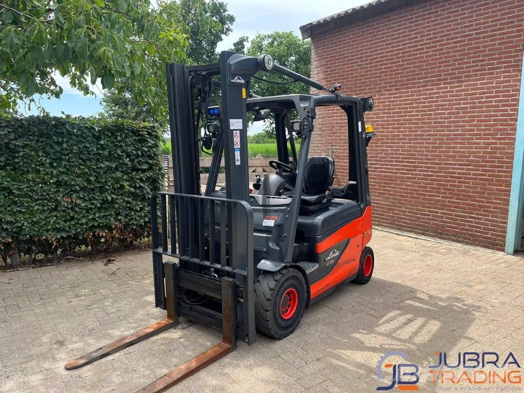 Linde E25-01 Elektrostapler