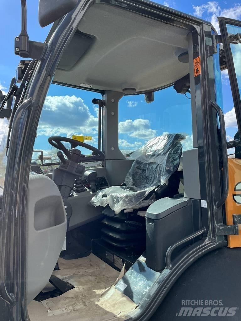 CASE 321 F Radlader