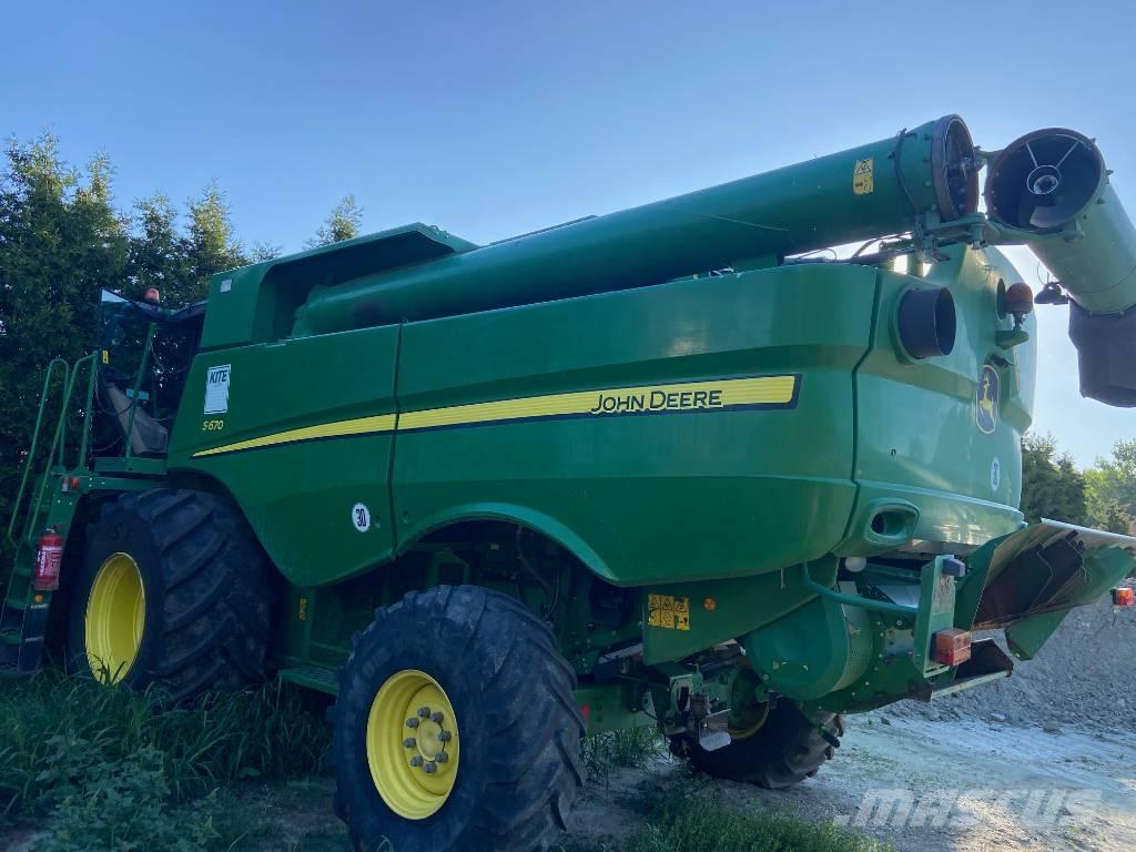 John Deere S 670 i Mähdrescher
