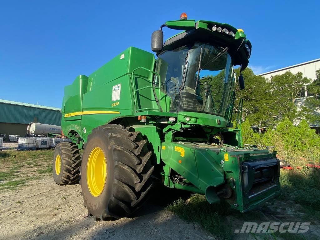 John Deere S 670 i Mähdrescher