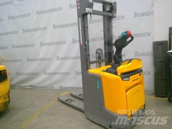Jungheinrich ERC 212 Selbstfahrstapler