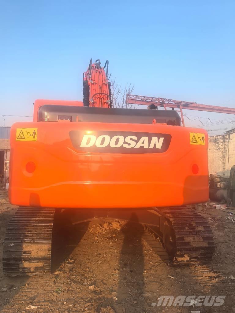 Doosan DX225 Raupenbagger