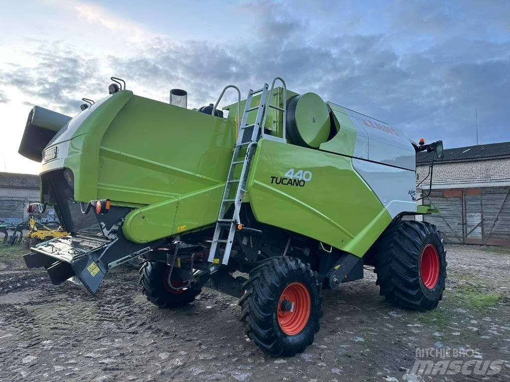 CLAAS Tucano 440 Mähdrescher