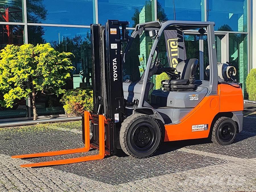 Toyota 02-8FGJF35 Gasstapler