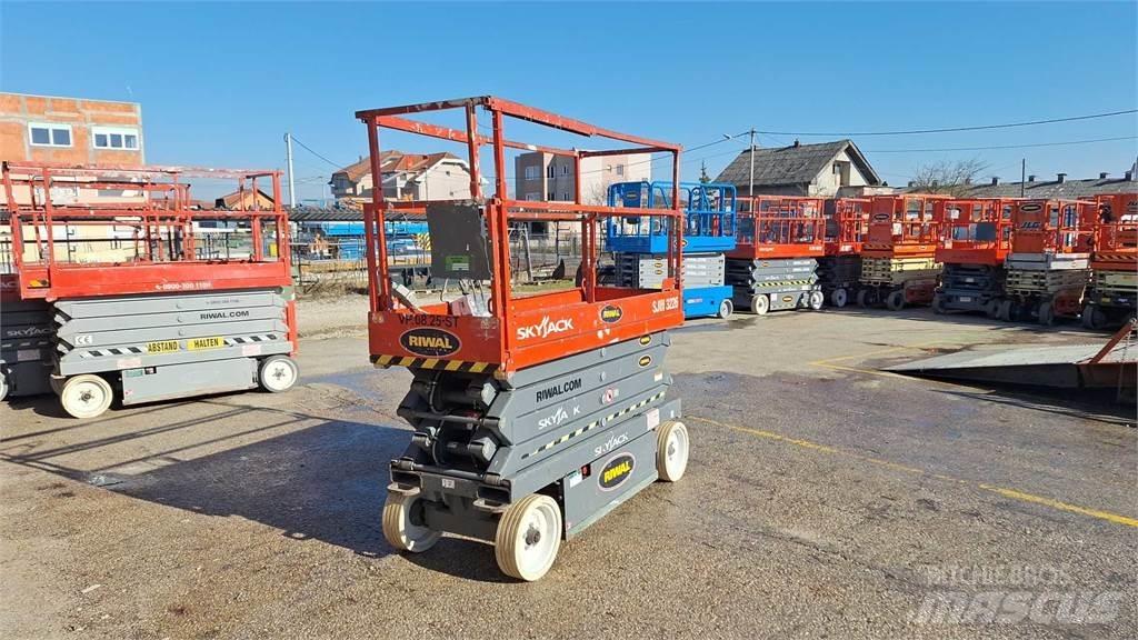 SkyJack SJIII3226 Scheren-Arbeitsbühnen