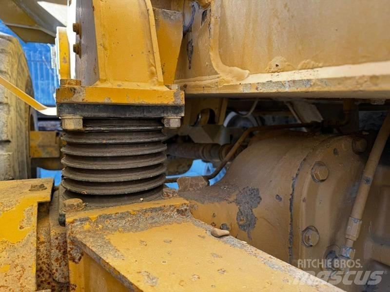 CAT 730 C Dumper - Knickgelenk