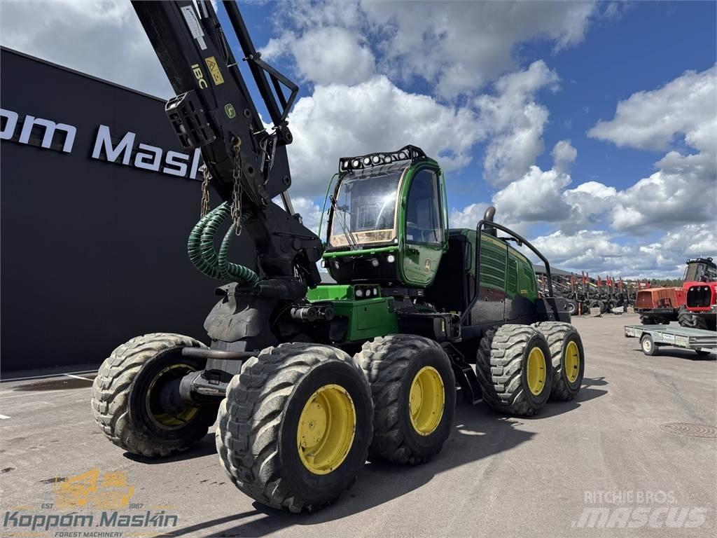 John Deere 1270G Harvester
