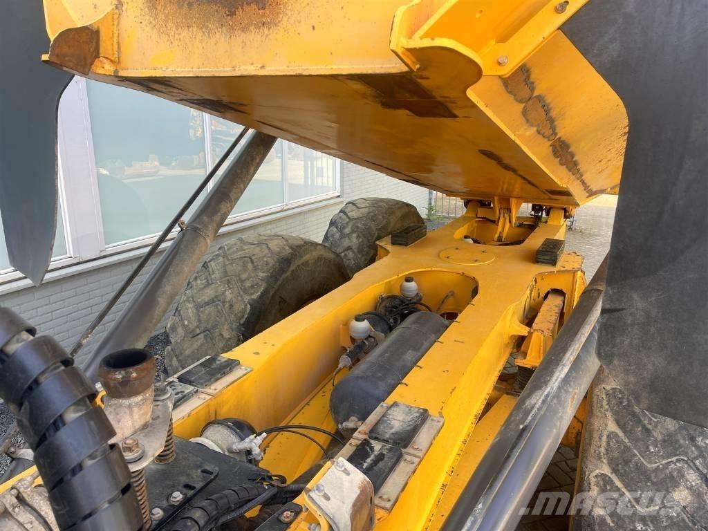 Volvo A25E Dumper - Knickgelenk
