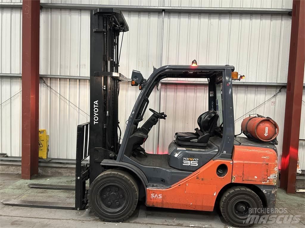 Toyota 02-8FGJF35 Gasstapler