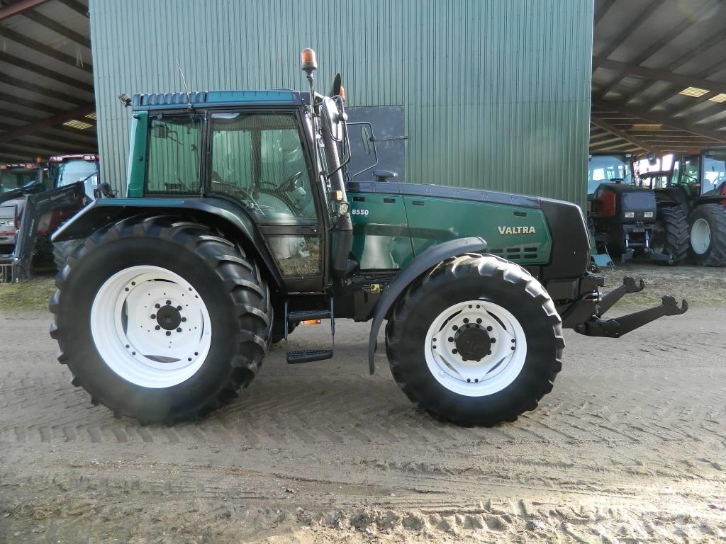 Valtra 8550 Traktoren
