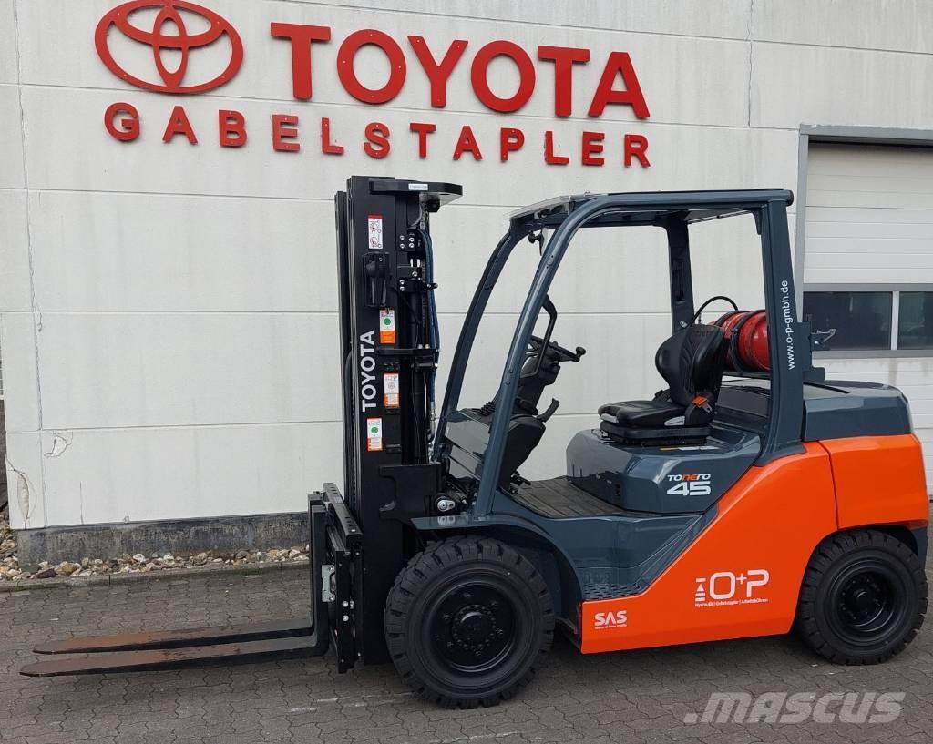 Toyota Tonero 8FG40F Gasstapler
