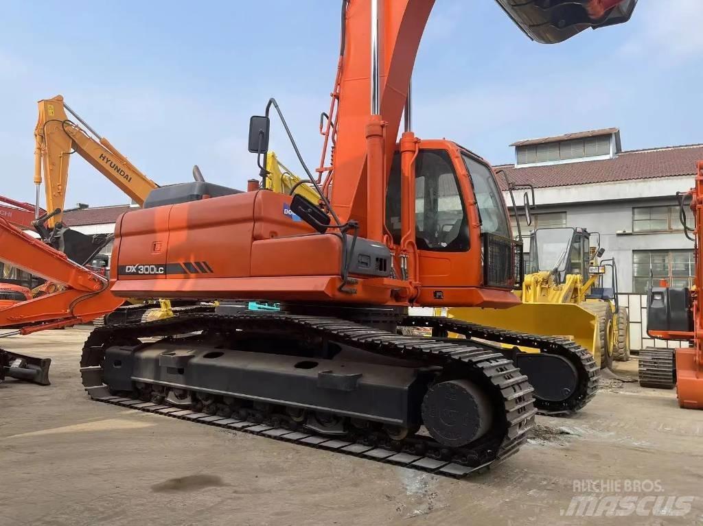 Doosan DX300LC Raupenbagger