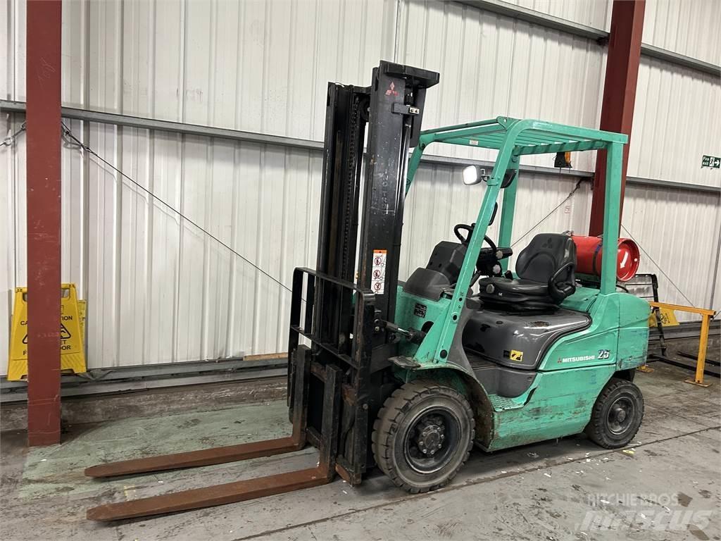Mitsubishi FG25NT Gasstapler