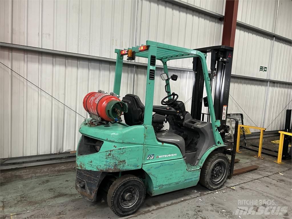 Mitsubishi FG25NT Gasstapler