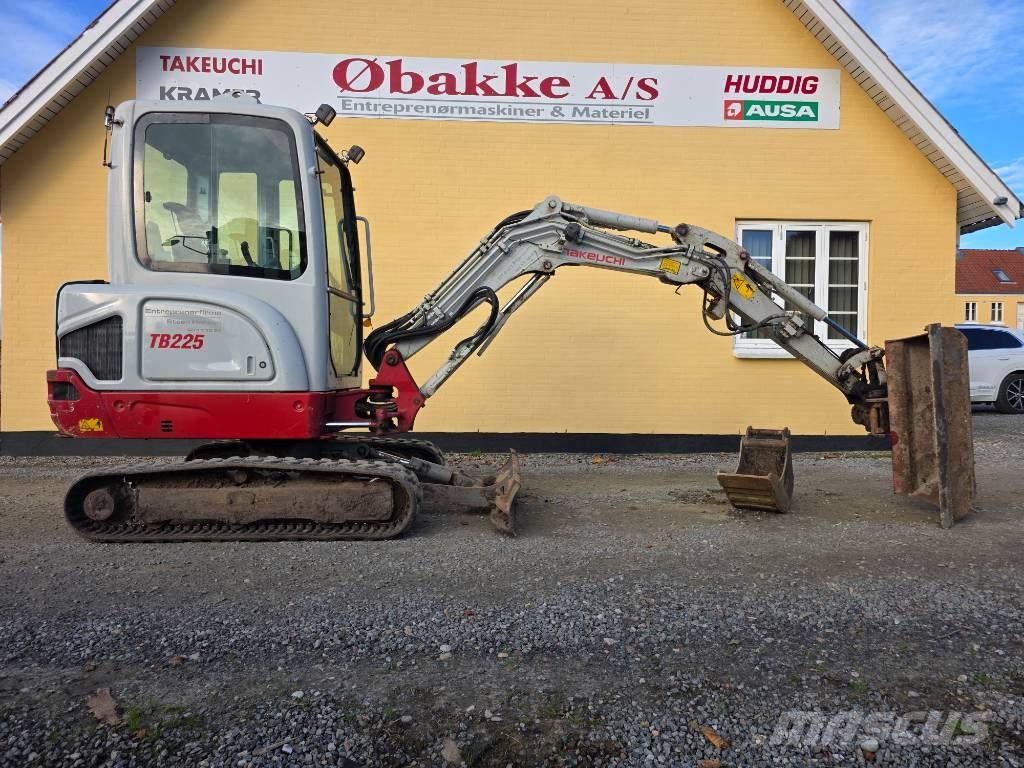 Takeuchi TB 225 Minibagger < 7t