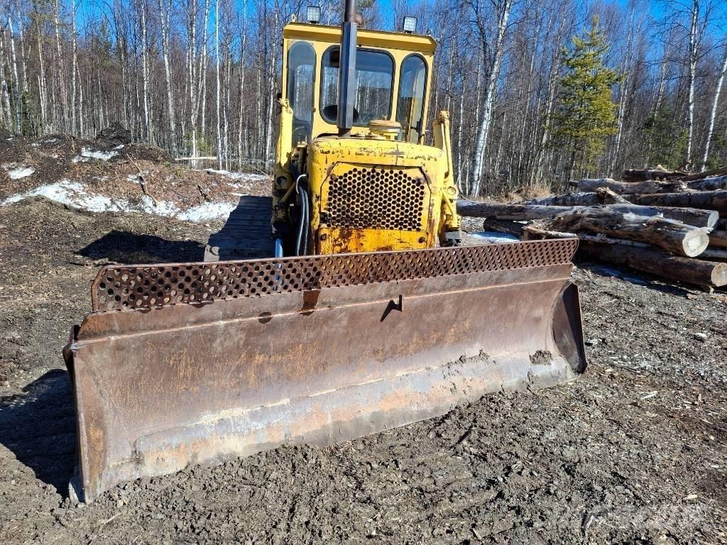 CAT D 4 D Bulldozer