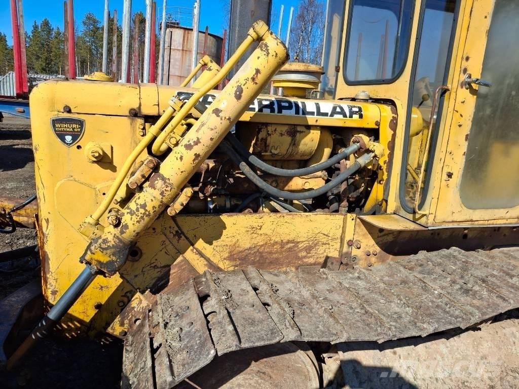 CAT D 4 D Bulldozer
