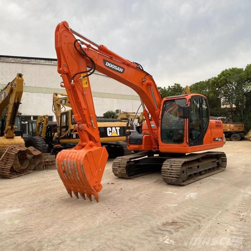 Doosan DX 140 LC Raupenbagger