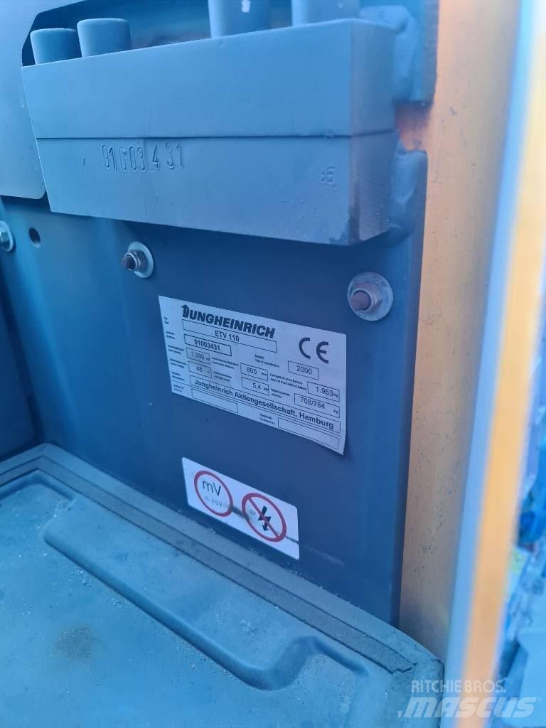 Jungheinrich ETV 110 Schubmaststapler