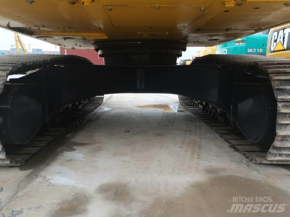 Komatsu PC 220-8 Raupenbagger
