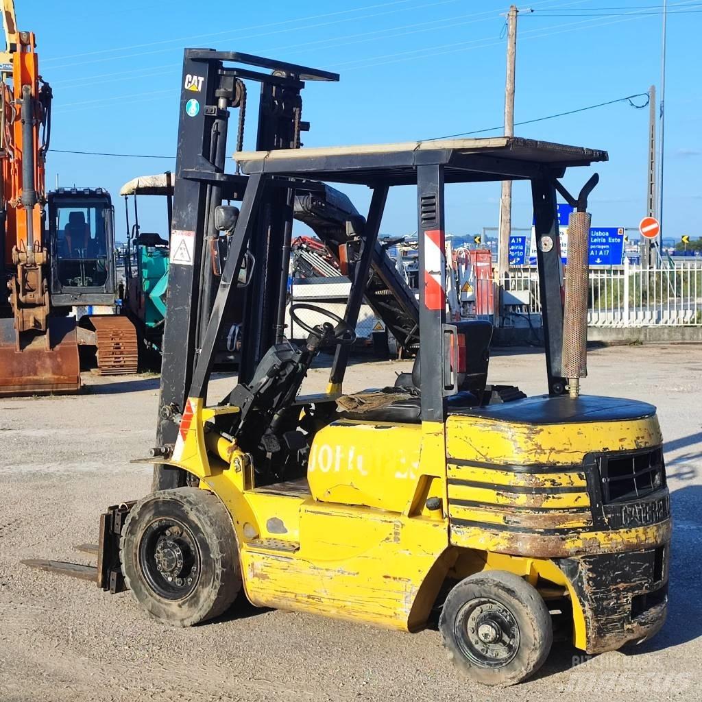 CAT DP 25 Dieselstapler
