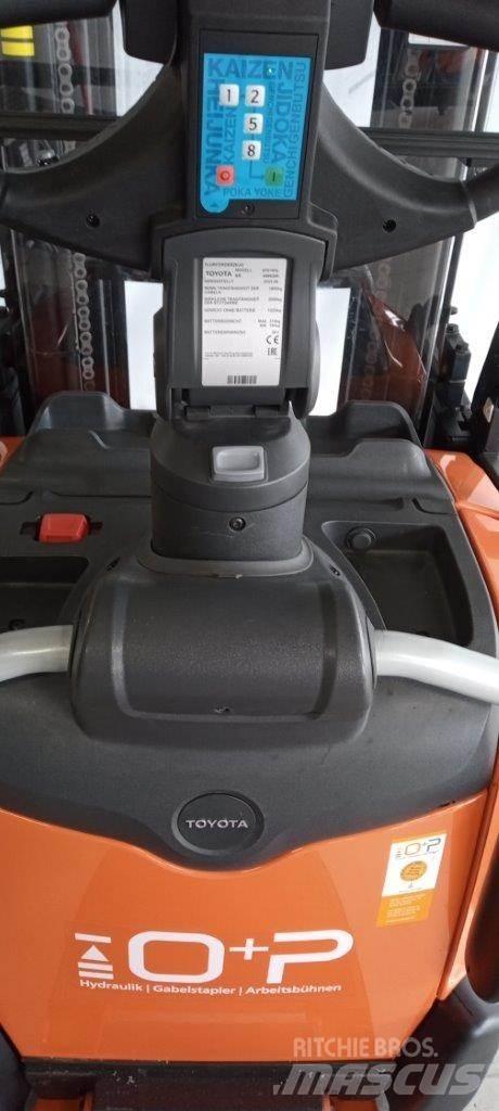 Toyota SPE160L Deichselstapler