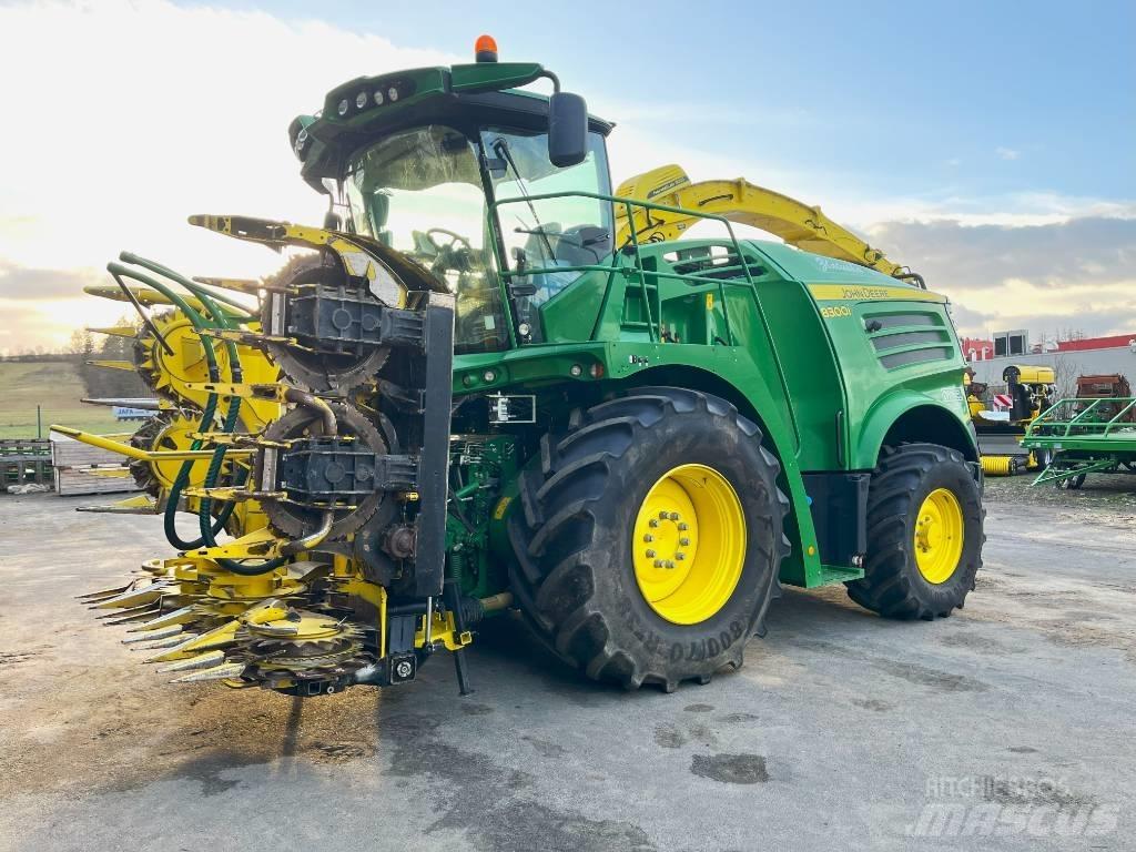 John Deere 8300 Feldhäcksler