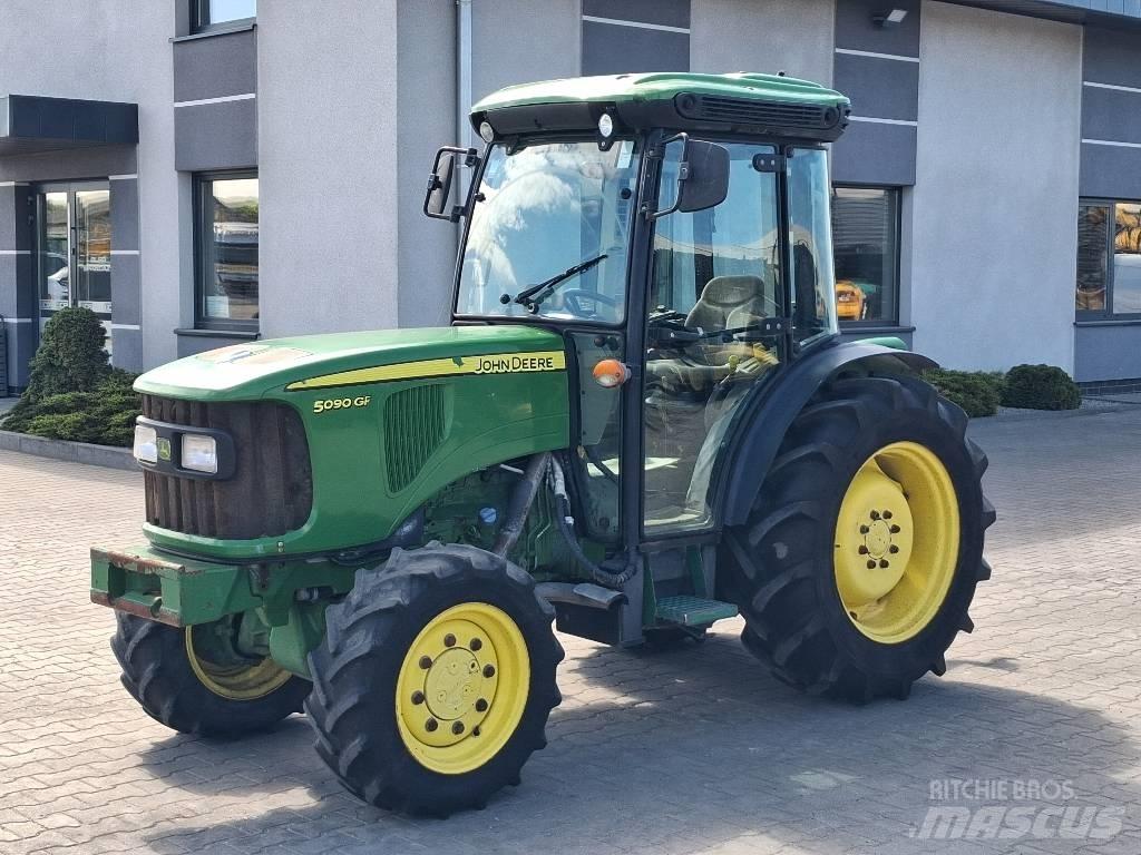 John Deere 5090 GF Traktoren
