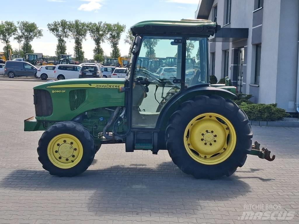 John Deere 5090 GF Traktoren