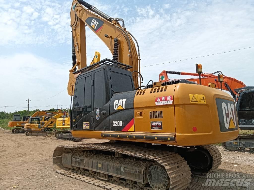 CAT 320D2 Midibagger  7t - 12t