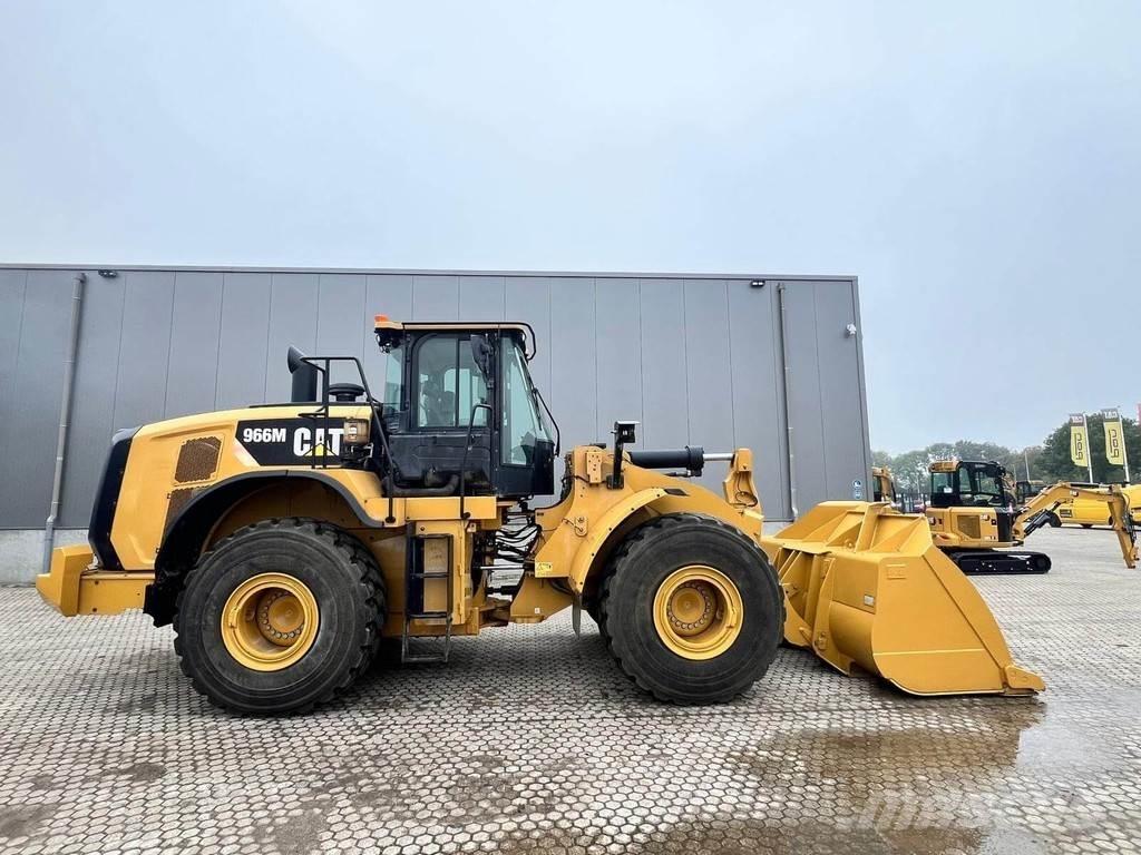 CAT 966M Radlader