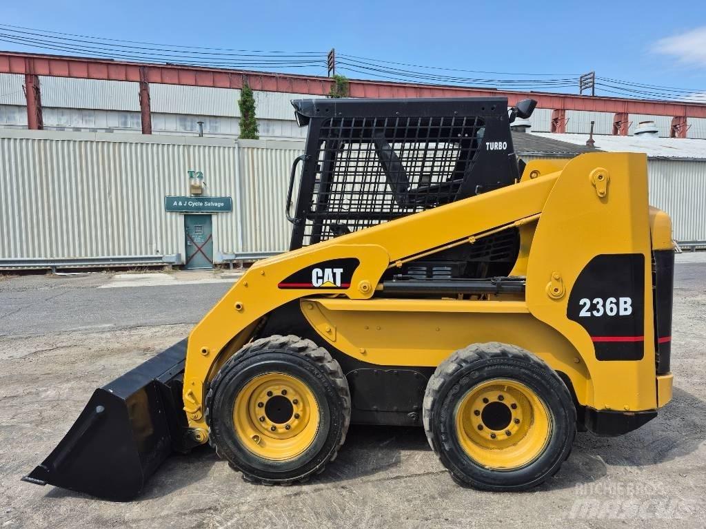 CAT 236 B Kompaktlader