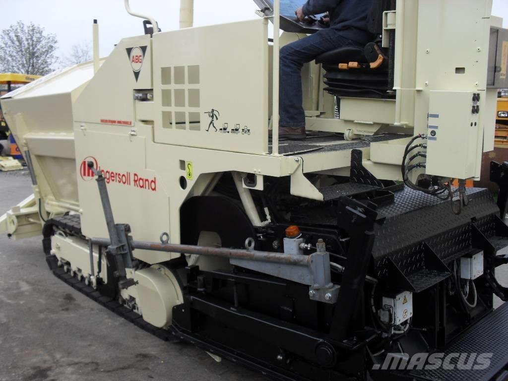 ABG Titan 2820 Strassenfertiger