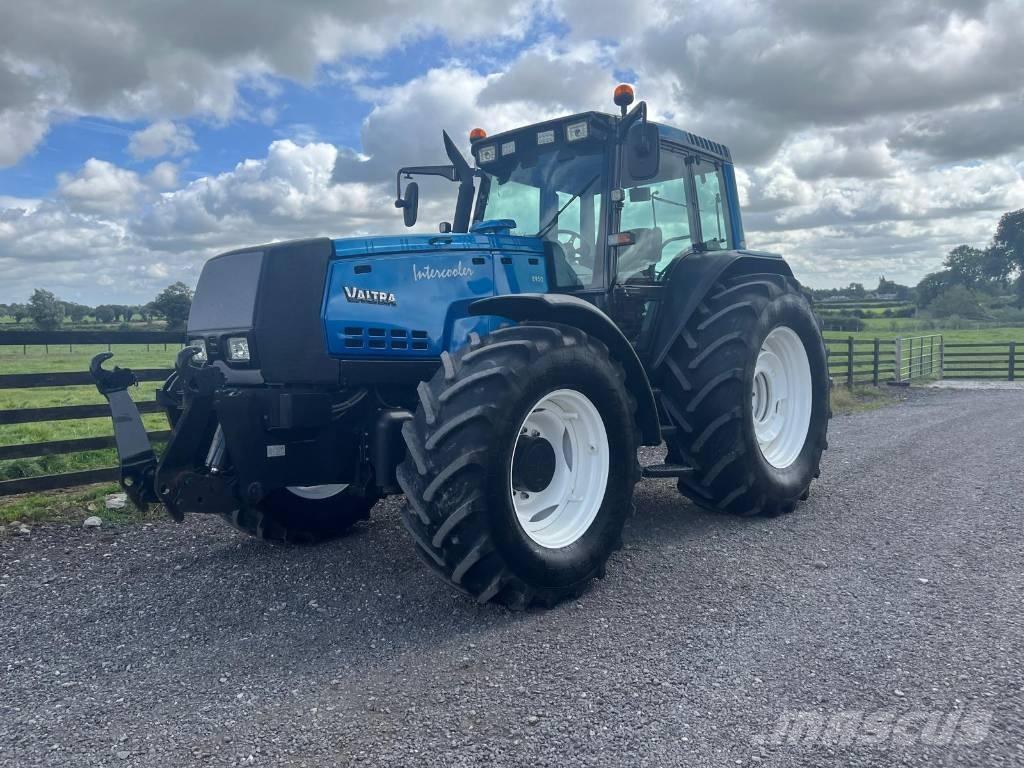 Valtra 8950 HiTech 4 Traktoren