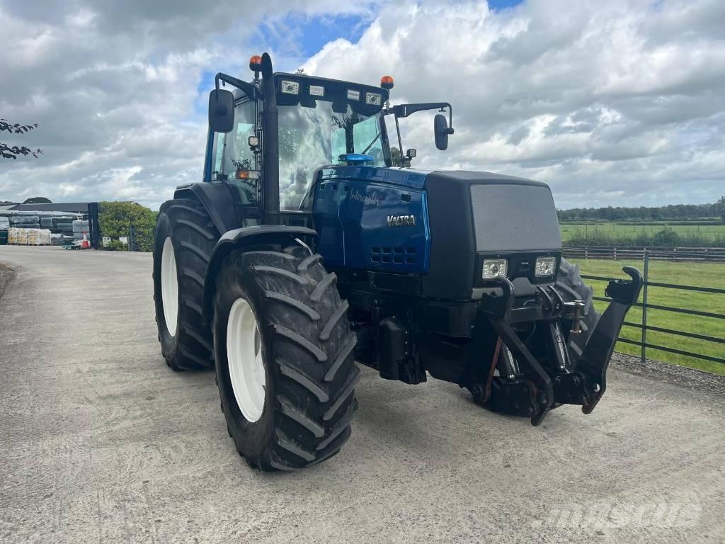 Valtra 8950 HiTech 4 Traktoren