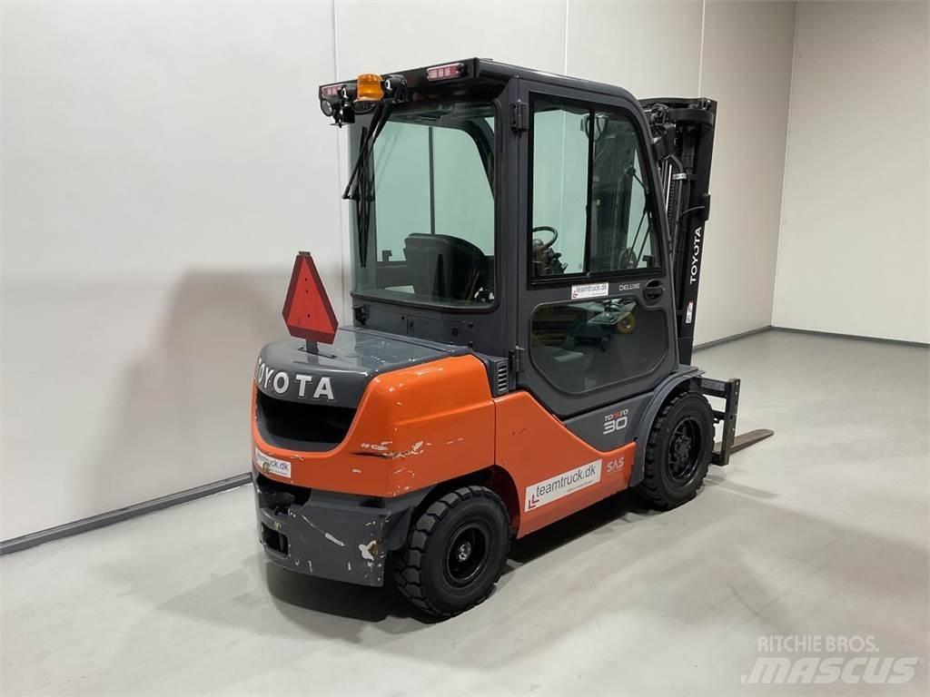 Toyota 52-8FDF30 Dieselstapler