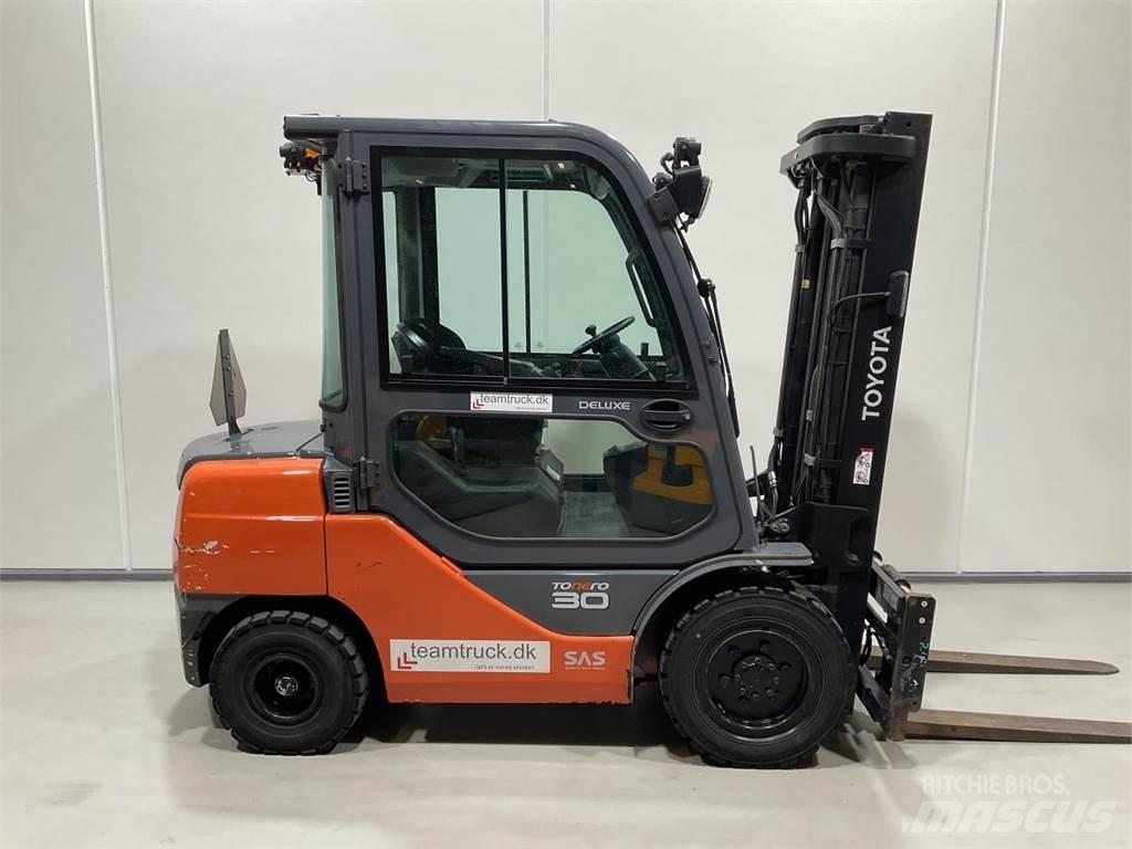 Toyota 52-8FDF30 Dieselstapler
