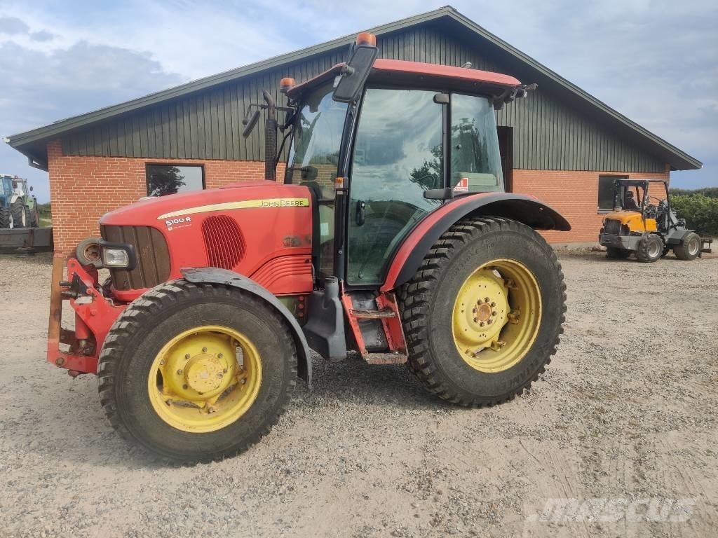 John Deere 5100 R Traktoren