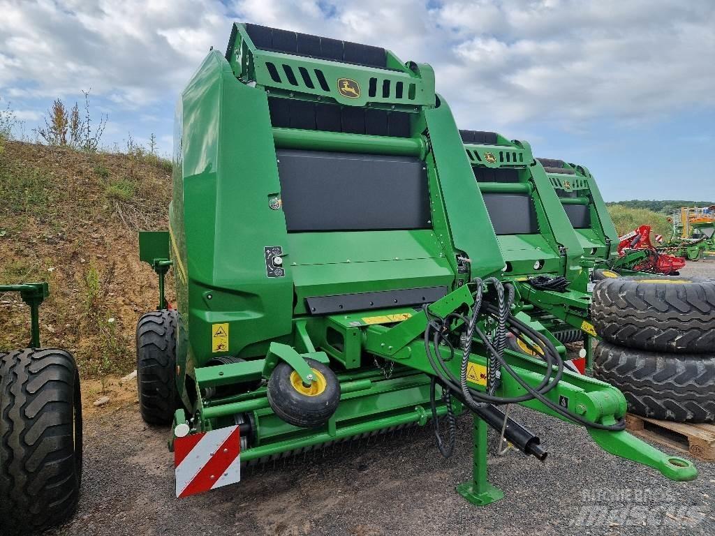 John Deere V461M Rundballenpressen