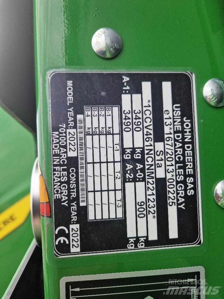 John Deere V461M Rundballenpressen