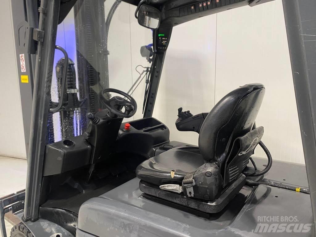 Linde E30L-01 Elektrostapler