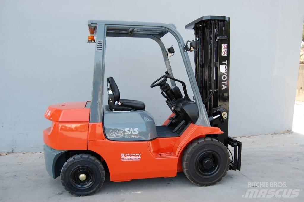Toyota 7 FD 25 Dieselstapler