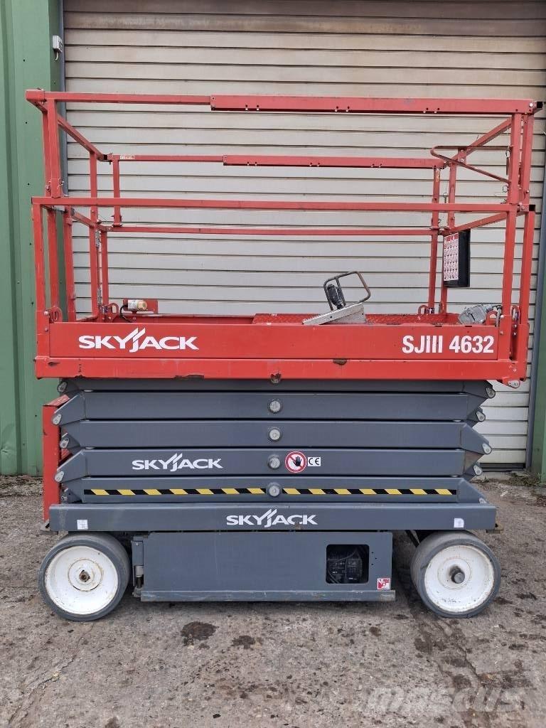 SkyJack SJ III 4632 Scheren-Arbeitsbühnen