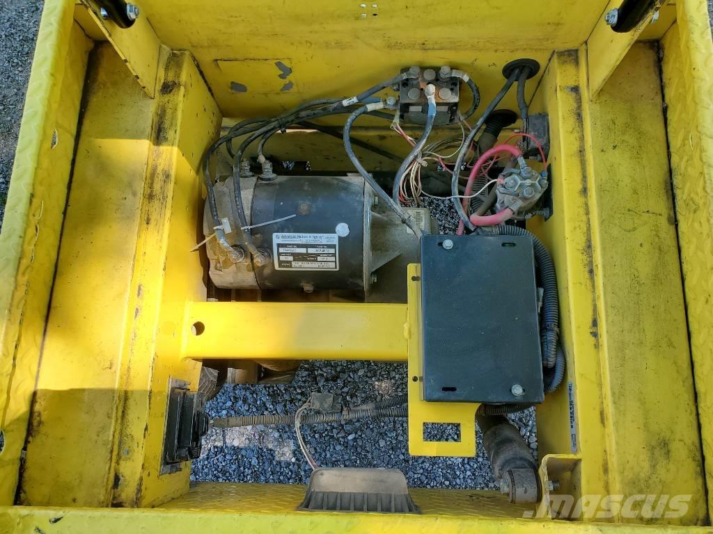 Cushman Minute Miser Schlepper