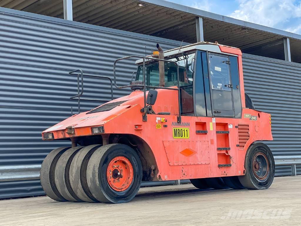 Ammann AP 240 Gummiradwalzen