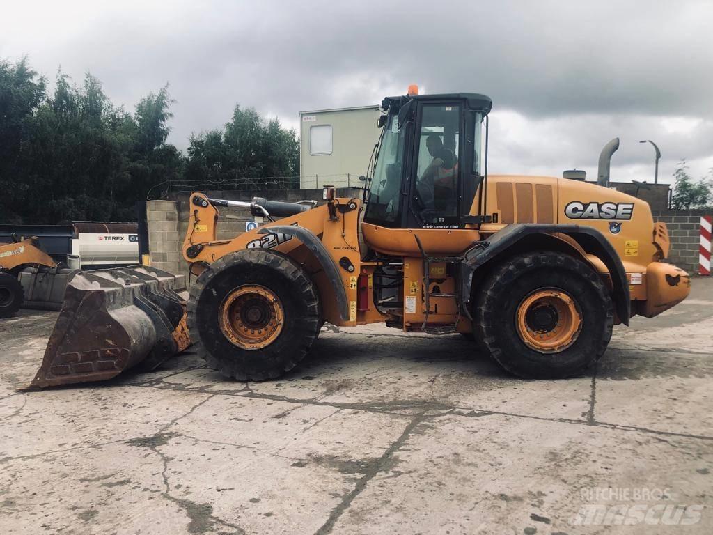 CASE 821 F Radlader