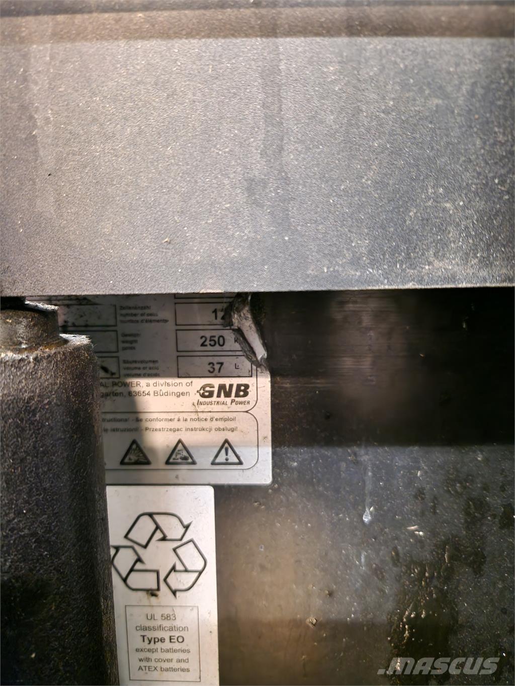 Toyota SPE120L Selbstfahrstapler