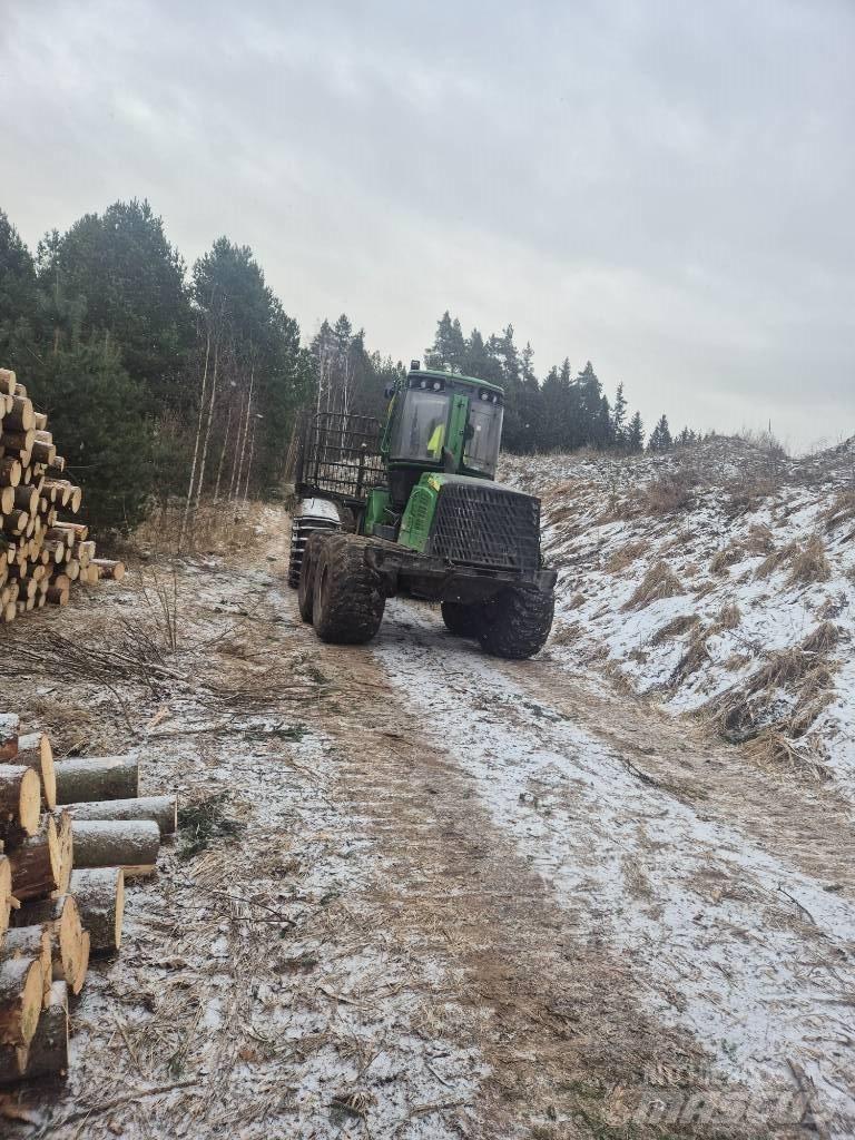 John Deere 1910 E Forwarder